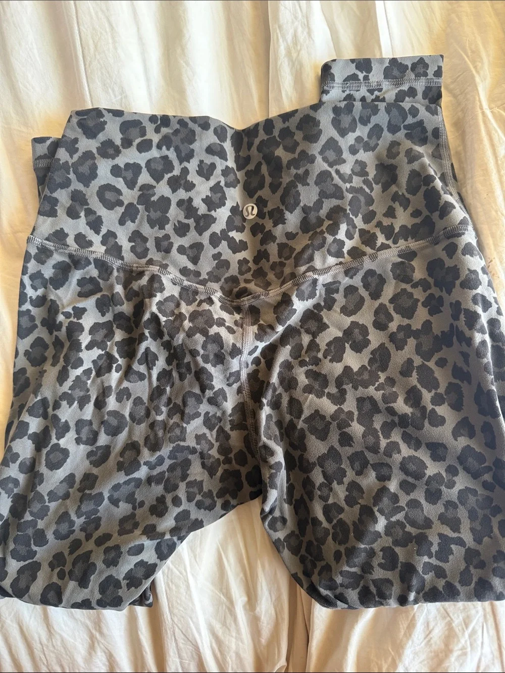 Lululemon 23” align in gray leopard - Picture 2 of 2